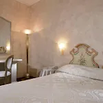 Amadeus Hotel 4*