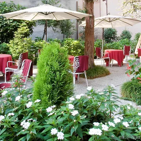 ホテル アマデウス