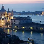 Hotel Amadeus 4*