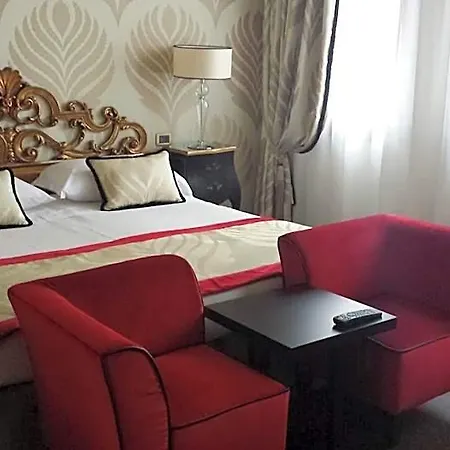 Hotell Amadeus 4*