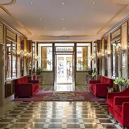 Hotell Amadeus 4*