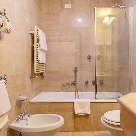 Amadeus Hotel 4*