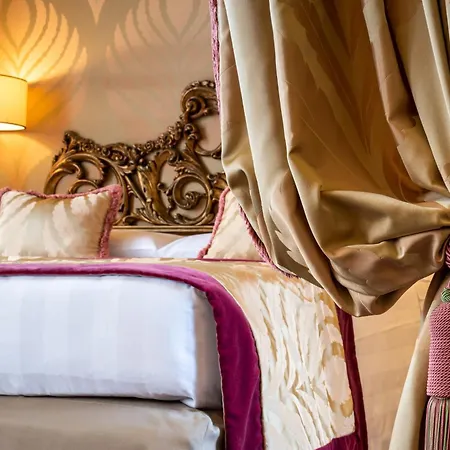 Amadeus Hotel