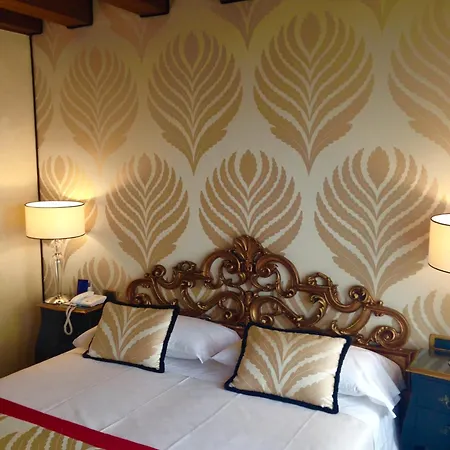 Amadeus Hotel