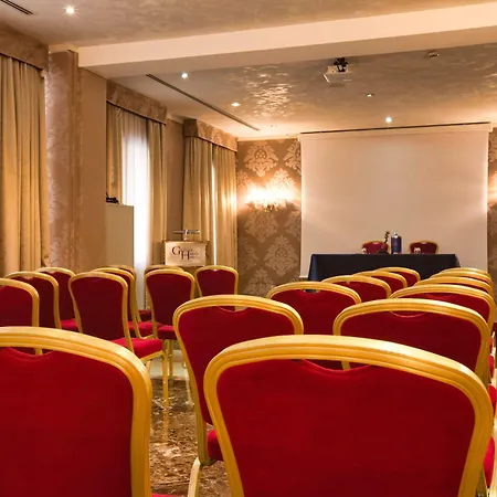 Amadeus Hotel 4*